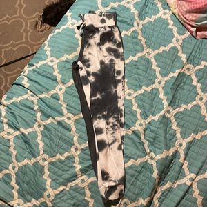 Has rips in the gray side just the the gray side